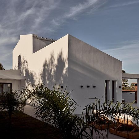 Estelle Villa, A Flamboyant Escape With Pool, By Thinkvilla Romíri Kültér fotó